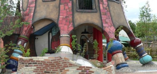 abensberg-hundertwasser-turm-eingang-panorama-660