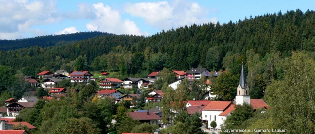 Blick auf den Ferienort Achslach im Bayerischen Wald achslach-sehenswürdigkeiten-bayerischer-wald-ausflugsziele