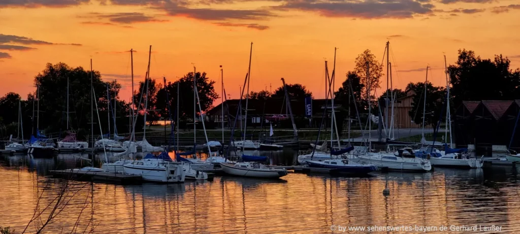 Ideen für ein spontanes Abendprogramm Spaziergang im Abendrot