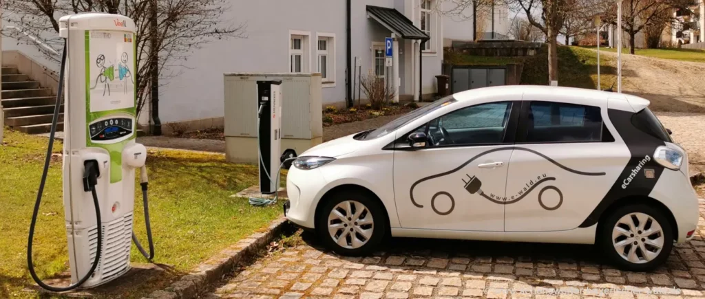 Autoreisen in Bayern E-Auto Ladestation Deutschland Urlaub eigene Anreise