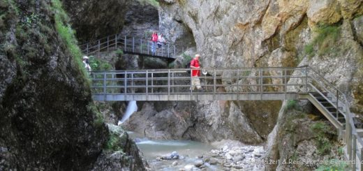 ausflugsziele-berchtesgaden-almbachklamm-wanderung-eisenstege
