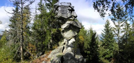 bischofsmais-teufelstisch-wanderung-felsenformation-panorama-660