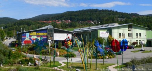 bodenmais-ausflugsziel-joska-kristall-glas-glasverkauf-fabrikverkauf-ansicht