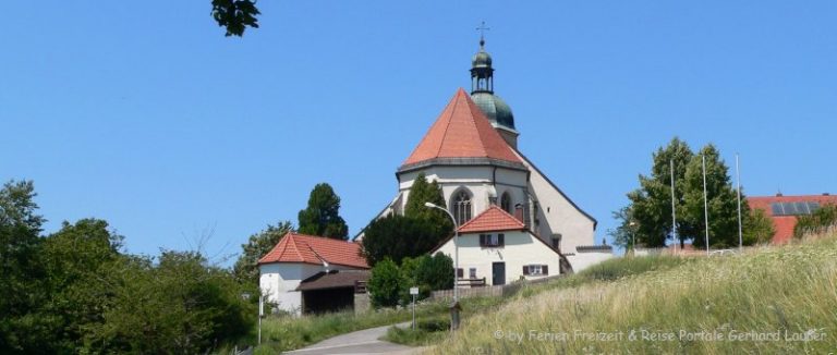 bogenberg-marienwallfahrtskirche-ausflugsziel-wanderweg-panorama-660