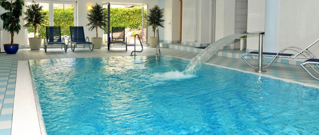 Hallenbad im Wellness Landhotel Brandlhof Wellnesshotel in Bayern mit Hallenbad