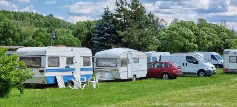 camping-bayern-wohnmobilreisen-campingplatz-see-berge