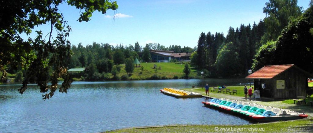 Ausflugsziel Eginger See - Schwimmen und Baden im Bayerischen Wald Eging am See Naturbadesee Freizeitangebote für Familien mit Kindern