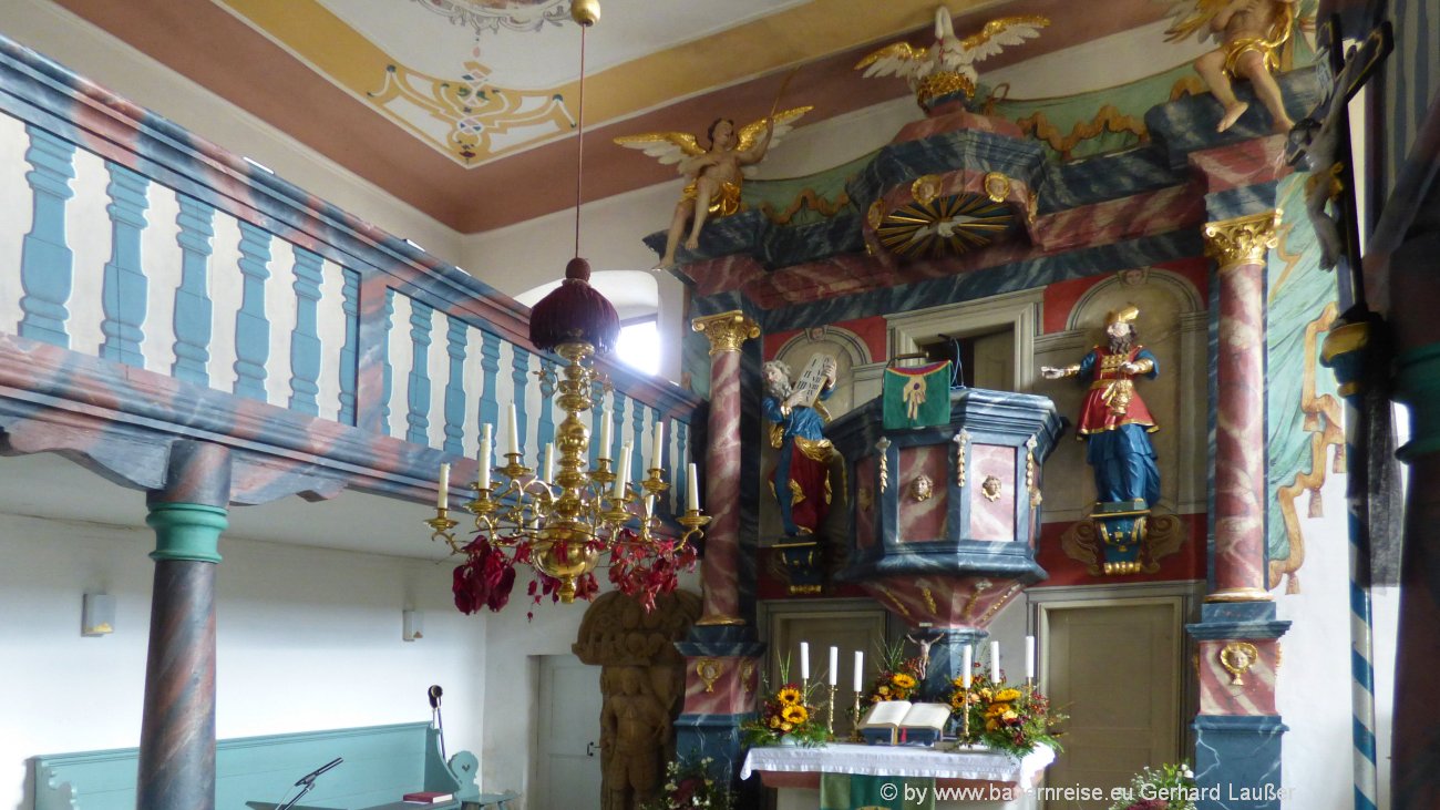 egloffstein-burgkapelle-kirche-innenbilder-altar-empore-1300
