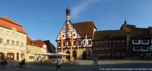sehenswürdigkeiten-forchheim-ausflugsziele-innenstadt-rathausplatz