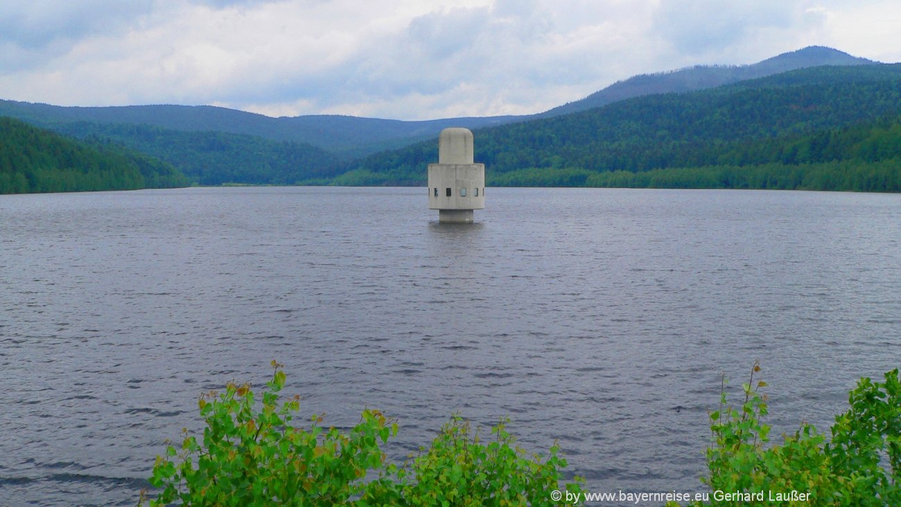 frauenau-trinkwassertalsperre-bayerischer-wald-ausflugsziele-stausee-1300