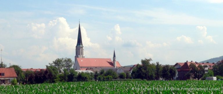 freilassing-sehenswürdigkeiten-kirche-ortsansicht-panorama-660_1
