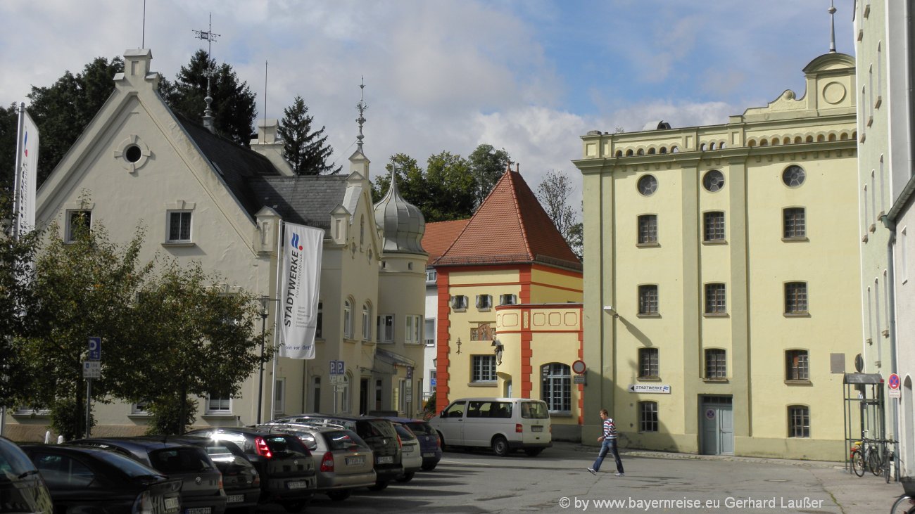 fuerstenfeldbruck-denkmal-gebaeude-aumuehle-freizeitangebote-1300