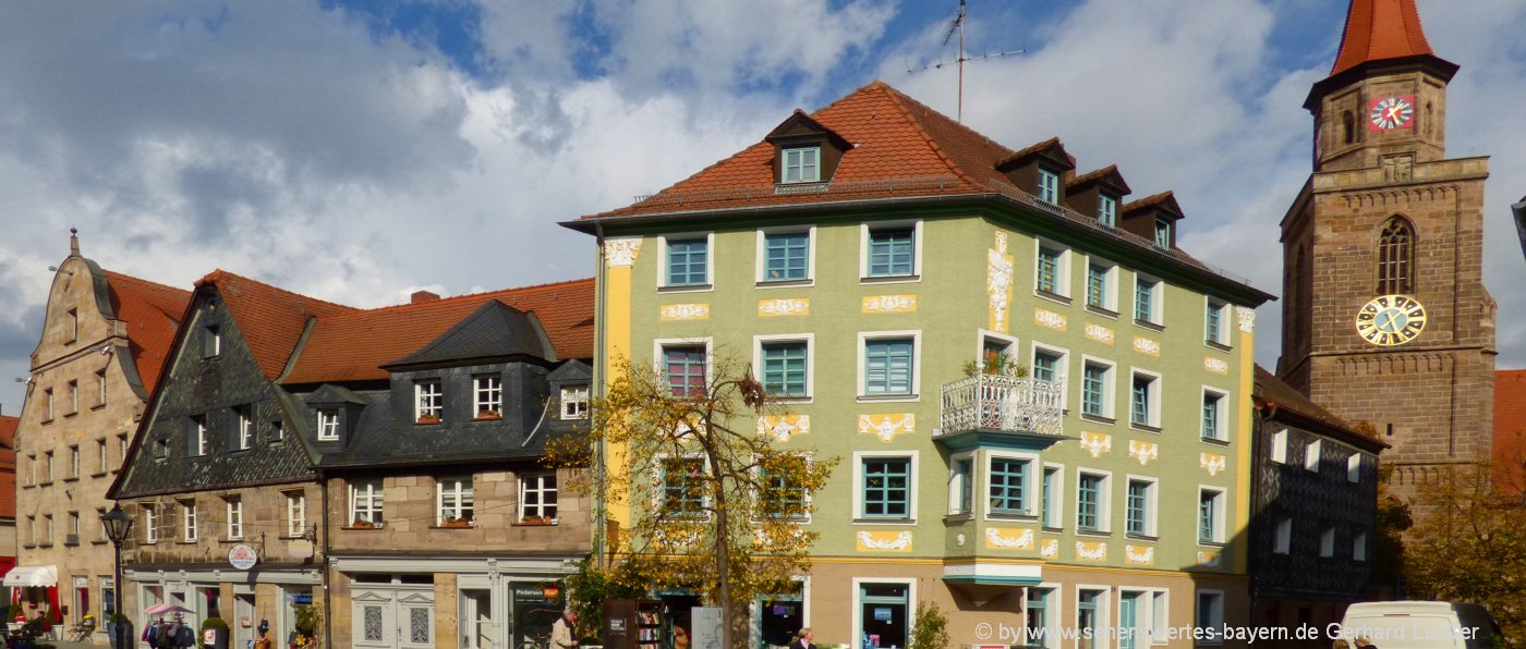 Beliebte Ausflugsziele und Sehenswürdigkeiten in Fürth Denkmäler & Highlights fürth-sehenswürdigkeiten-marktplatz-kirche-sankt-michael-ausflugsziele