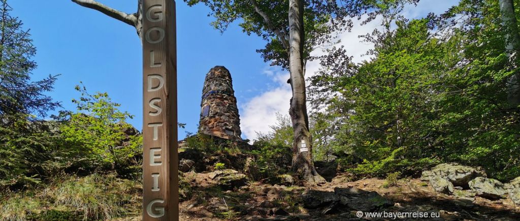 Goldsteig Wanderung zum Gibacht Leuchtturm der Menschlichkeit am Gibacht