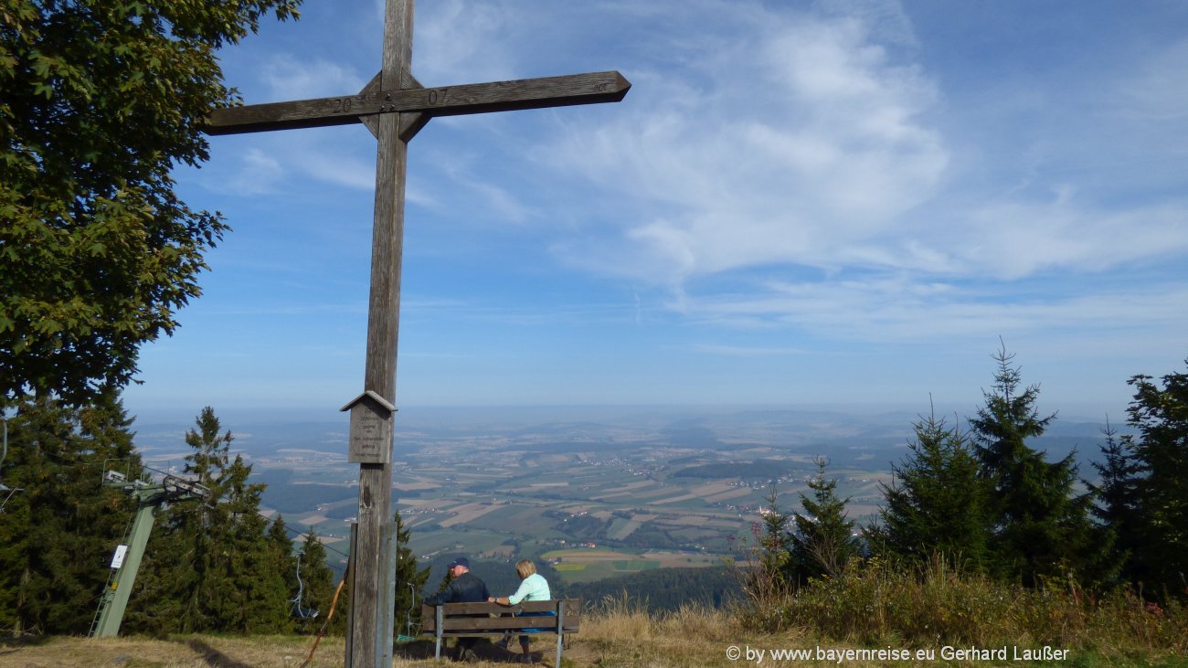 Freizeitzentrum Hoher Bogen wandern Sommerrodelbahn Neukirchen hl. Blut
