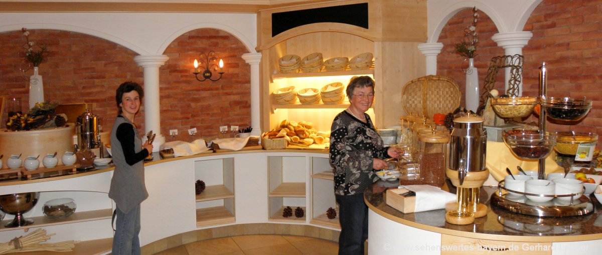 Frühstück, Mittagessen, Kaffee und Kuchen, Abendessen Buffet Hotels mit 3/4 Pension in Bayern Übernachtung i.d. Oberpfalz