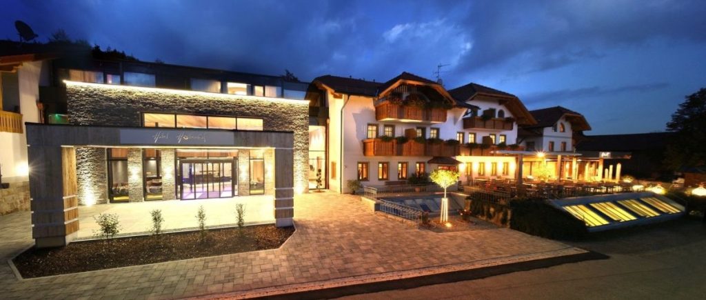 romantisches Berghotel in Bayern