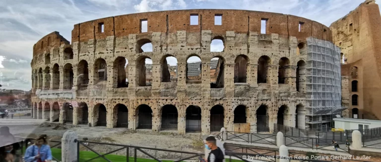 Italien Wochenendtrip in Europa Wahrzeichen Rom Kolosseum
