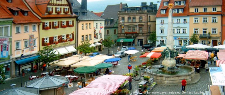 kulmbach-sehenswürdigkeiten-marktplatz-ausflugsziele-bayern-staedtereisen