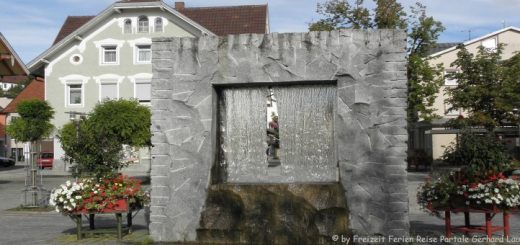 ausflugsziele-marktoberdorf-freizeitgestaltung-marktplatz-dorf-brunnen
