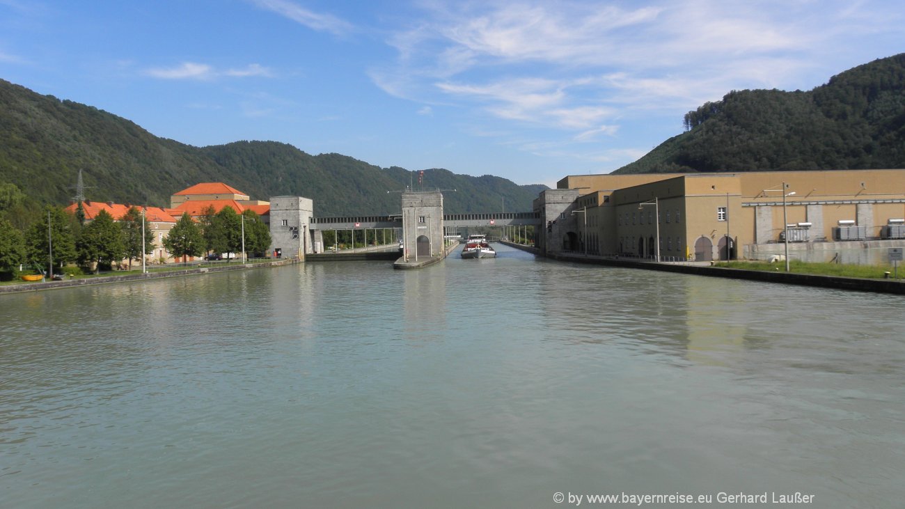 Donau Schifffahrt Passau Wien Österreich Donauschifffahrt Bayern Donaukreuzfahrt Donau Schifffahrt Passau Wien Österreich Donauschifffahrt Bayern Donaukreuzfahrt