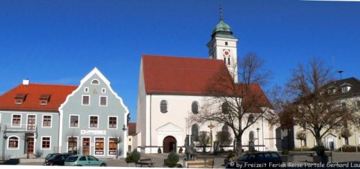 pfreimd-kirche-rathaus-platz-panorama-660