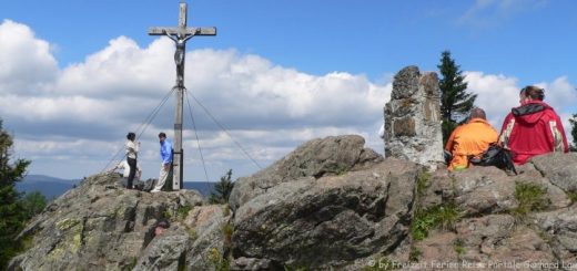 rachel-berg-gipfelkreuz-nationalpark-bayerischer-wald