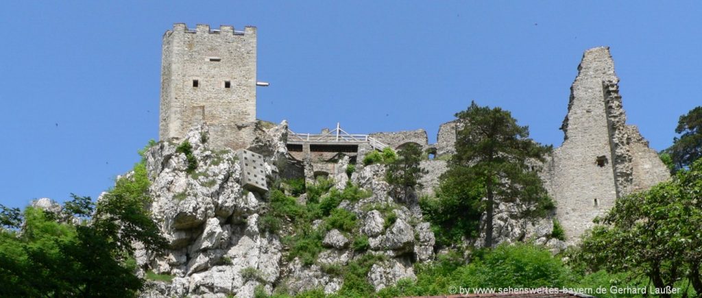 Burgruine Weißenstein bei Regen - Museum Fressendes Haus und Gläserner Wald Sehenswürdigkeiten bei Regen - Weissenstein die Burgruine am Pfahl