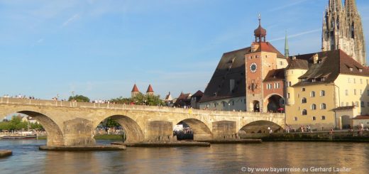 regensburg-stadt-wahrzeichen-sehenswuerdigkeiten-highlights