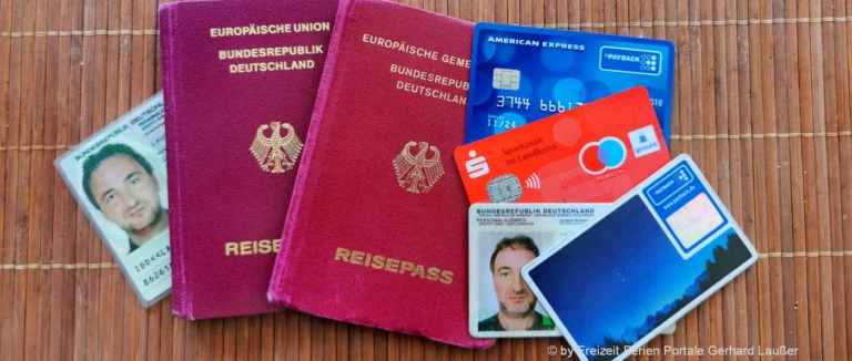 Reisedokumente Checkliste Autoreisen in Deutschland Kreditkarten Reisepass Personalausweis