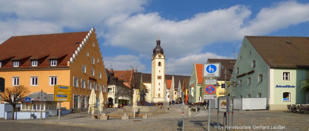 Pension und Hotel in Schwandorf - sehenswerter Marktplatz