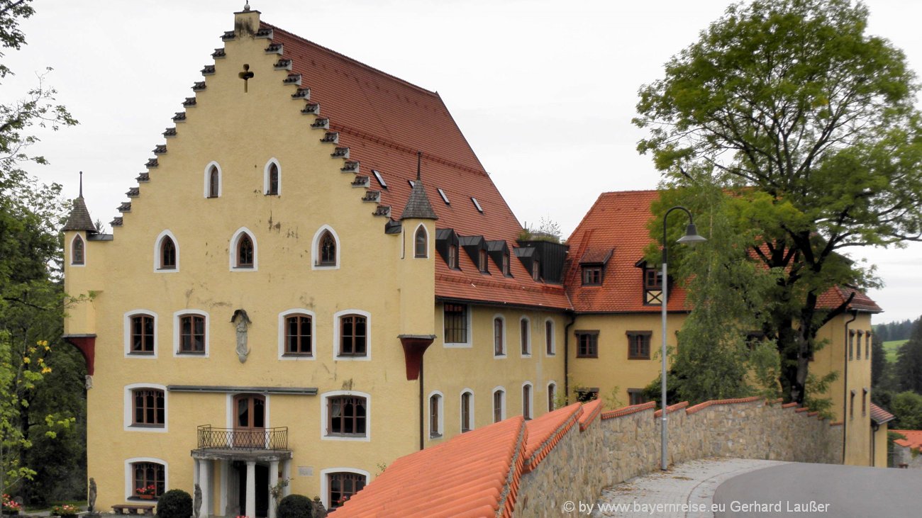 seeg-eisenberg-hopferau-sehenswertes-gebaeude-schloss-1300