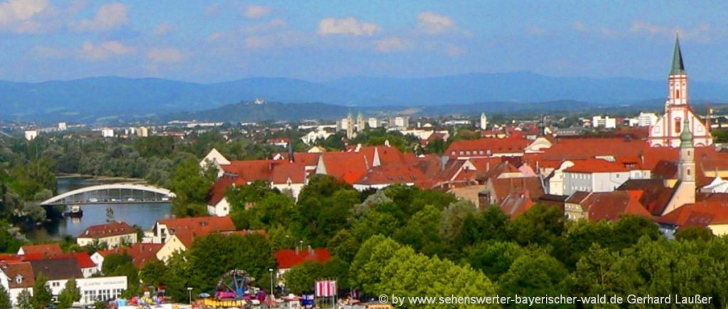 Pension und Zimmer mit Frühstück in Straubing - Stadtansicht mit Donau