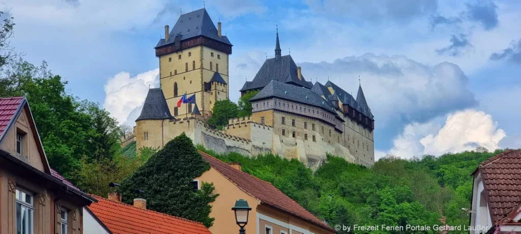 Ausflugsziele Tschechien Karlstein Burg Highlight am Jakobsweg