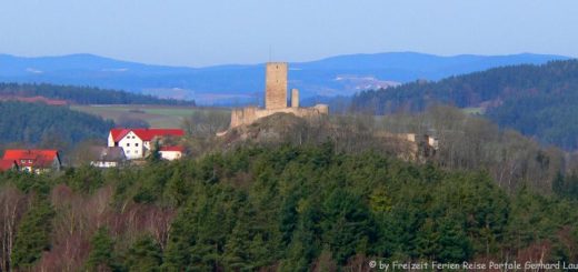 vohenstrauss-burgruine-naturpark-oberpfalz-burg-waldau-panorama-660