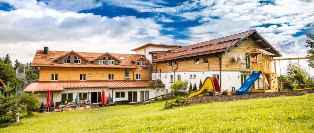 Familienurlaub mit Hund hundefreundliches Hotel in Bayern