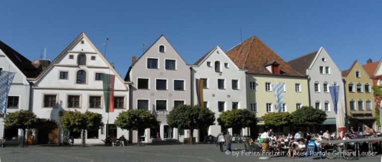 weiden-in-der-oberpfalz-historische-altstadt-haeuser-panorama-660