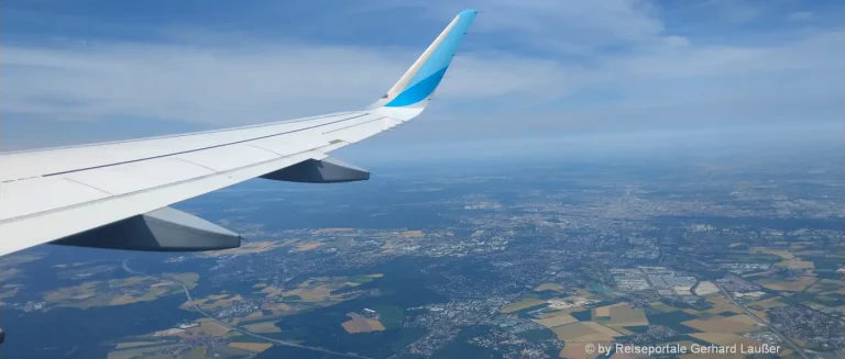 welt-flugreisen-deutschland-privatjets-chartern-fliegen-wolken