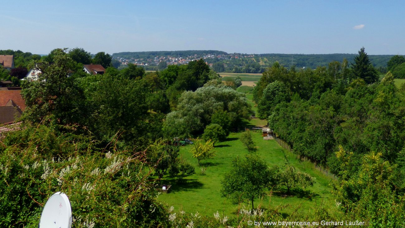 wiesenthau-ausblick-vom-schloss-landschaft-fraenkische-schweiz-1300