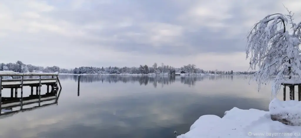 Chiemgau ein beliebtes Reiseziel im Winter der Chiemsee