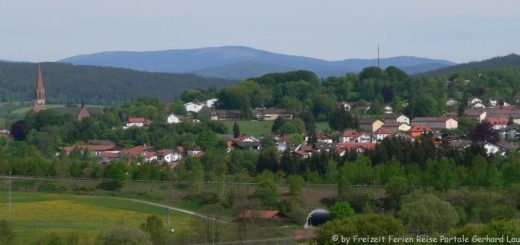zwiesel-bayerischer-wald-stadtansicht-panorama-660